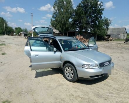 Сірий Ауді А4, об'ємом двигуна 1.8 л та пробігом 275 тис. км за 1003 $, фото 1 на Automoto.ua