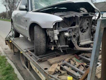 Ауди А4 1997 в Шполе на Automoto.ua Серый Ауди А4, объемом двигателя 1.8 л и пробегом 23 тыс. км за 555 $, фото 1 на Automoto.ua