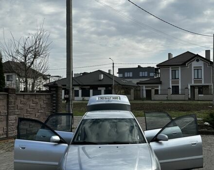 Сірий Ауді А4, об'ємом двигуна 1.8 л та пробігом 300 тис. км за 2200 $, фото 1 на Automoto.ua