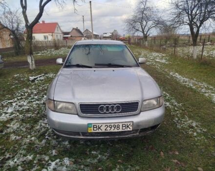 Сірий Ауді А4, об'ємом двигуна 1.8 л та пробігом 330 тис. км за 2300 $, фото 1 на Automoto.ua