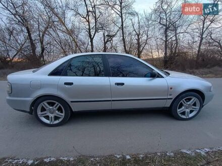 Серый Ауди А4, объемом двигателя 1.6 л и пробегом 390 тыс. км за 3700 $, фото 1 на Automoto.ua