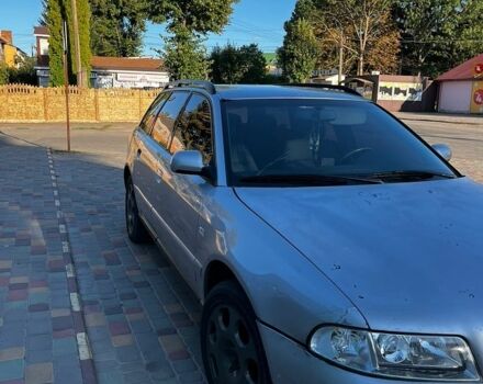Сірий Ауді А4, об'ємом двигуна 1.8 л та пробігом 380 тис. км за 2000 $, фото 1 на Automoto.ua