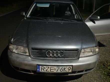 Серый Ауди А4, объемом двигателя 1.6 л и пробегом 200 тыс. км за 1250 $, фото 1 на Automoto.ua