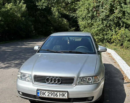 Сірий Ауді А4, об'ємом двигуна 2.5 л та пробігом 300 тис. км за 3300 $, фото 1 на Automoto.ua