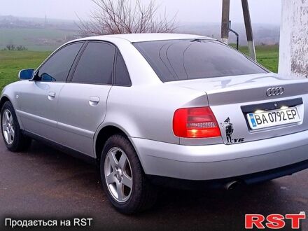 Серый Ауди А4, объемом двигателя 1.6 л и пробегом 225 тыс. км за 3700 $, фото 1 на Automoto.ua