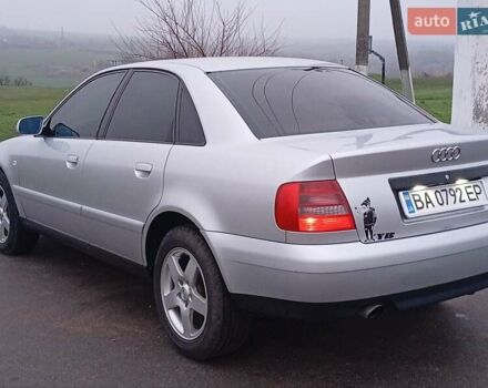 Сірий Ауді А4, об'ємом двигуна 1.6 л та пробігом 225 тис. км за 3000 $, фото 1 на Automoto.ua