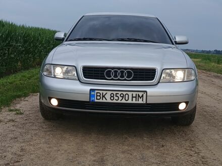 Серый Ауди А4, объемом двигателя 1.6 л и пробегом 209 тыс. км за 4400 $, фото 1 на Automoto.ua