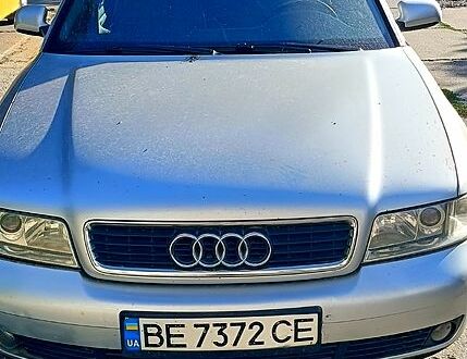 Серый Ауди А4, объемом двигателя 2.5 л и пробегом 350 тыс. км за 4000 $, фото 1 на Automoto.ua