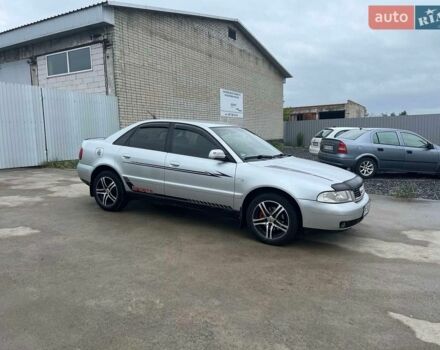 Сірий Ауді А4, об'ємом двигуна 1.8 л та пробігом 250 тис. км за 3650 $, фото 1 на Automoto.ua