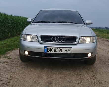 Сірий Ауді А4, об'ємом двигуна 1.6 л та пробігом 209 тис. км за 4500 $, фото 1 на Automoto.ua