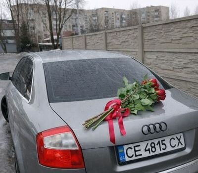 Сірий Ауді А4, об'ємом двигуна 1.98 л та пробігом 370 тис. км за 3400 $, фото 1 на Automoto.ua