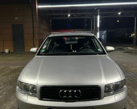 Серый Ауди А4, объемом двигателя 2 л и пробегом 236 тыс. км за 5000 $, фото 1 на Automoto.ua