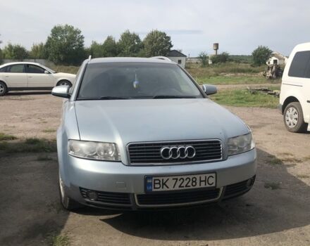 Серый Ауди А4, объемом двигателя 2 л и пробегом 273 тыс. км за 5000 $, фото 1 на Automoto.ua
