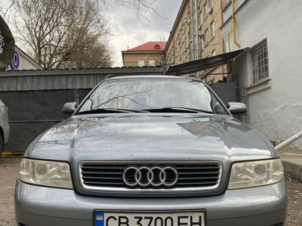 Сірий Ауді А4, об'ємом двигуна 1.8 л та пробігом 300 тис. км за 4999 $, фото 1 на Automoto.ua
