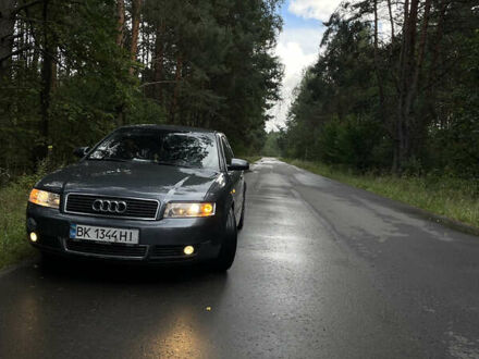 Серый Ауди А4, объемом двигателя 2 л и пробегом 346 тыс. км за 4500 $, фото 1 на Automoto.ua