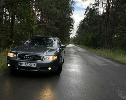Сірий Ауді А4, об'ємом двигуна 2 л та пробігом 346 тис. км за 4500 $, фото 1 на Automoto.ua