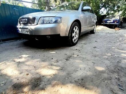 Серый Ауди А4, объемом двигателя 2 л и пробегом 350 тыс. км за 4800 $, фото 1 на Automoto.ua