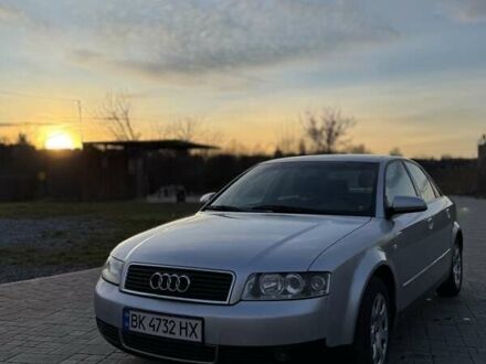 Серый Ауди А4, объемом двигателя 2 л и пробегом 384 тыс. км за 4500 $, фото 1 на Automoto.ua