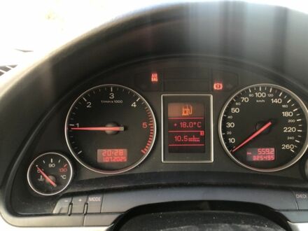 Ауди А4 2002 в Сарнах на Automoto.ua Серый Ауди А4, объемом двигателя 1.9 л и пробегом 326 тыс. км за 2200 $, фото 1 на Automoto.ua