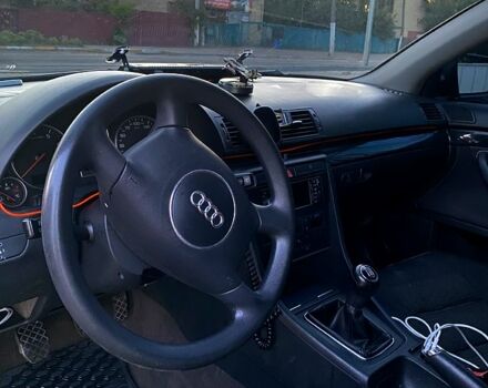 Сірий Ауді А4, об'ємом двигуна 1.6 л та пробігом 237 тис. км за 4500 $, фото 1 на Automoto.ua
