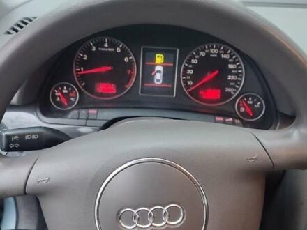 Серый Ауди А4, объемом двигателя 1.8 л и пробегом 252 тыс. км за 4000 $, фото 1 на Automoto.ua