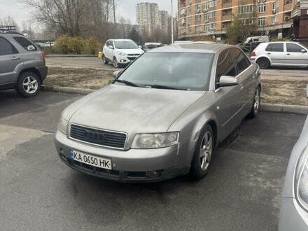 Серый Ауди А4, объемом двигателя 2.5 л и пробегом 300 тыс. км за 3200 $, фото 1 на Automoto.ua
