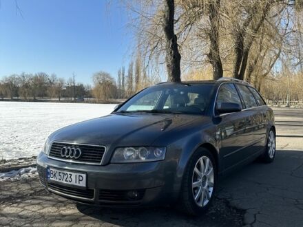 Ауді А4 2004 у Рівному на Automoto.ua Сірий Ауді А4, об'ємом двигуна 1.8 л та пробігом 313 тис. км за 6150 $, фото 1 на Automoto.ua