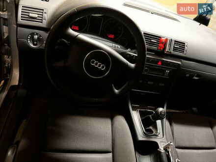 Серый Ауди А4, объемом двигателя 1.6 л и пробегом 238 тыс. км за 6000 $, фото 1 на Automoto.ua