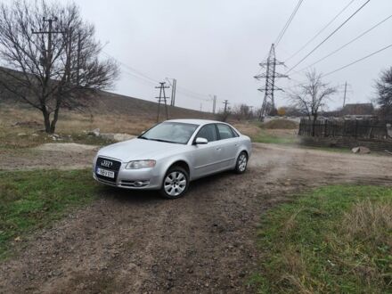 Серый Ауди А4, объемом двигателя 2 л и пробегом 300 тыс. км за 3000 $, фото 1 на Automoto.ua