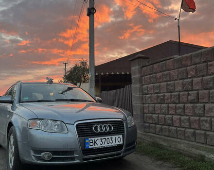 Серый Ауди А4, объемом двигателя 2 л и пробегом 216 тыс. км за 6500 $, фото 1 на Automoto.ua