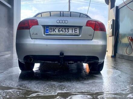 Сірий Ауді А4, об'ємом двигуна 1.6 л та пробігом 219 тис. км за 6500 $, фото 1 на Automoto.ua