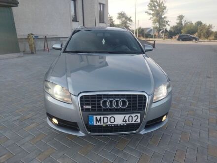 Серый Ауди А4, объемом двигателя 3 л и пробегом 300 тыс. км за 4600 $, фото 1 на Automoto.ua