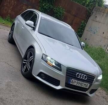 Сірий Ауді А4, об'ємом двигуна 2 л та пробігом 260 тис. км за 7800 $, фото 1 на Automoto.ua