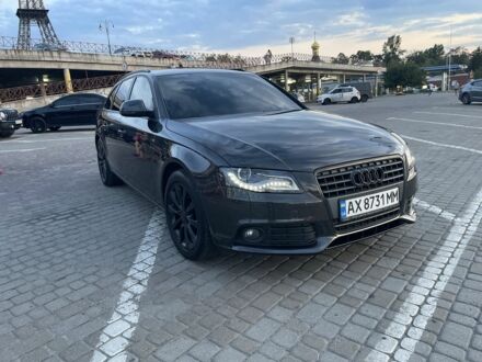 Ауди А4 2008 в Золочеве на Automoto.ua Серый Ауди А4, объемом двигателя 2 л и пробегом 380 тыс. км за 10500 $, фото 1 на Automoto.ua
