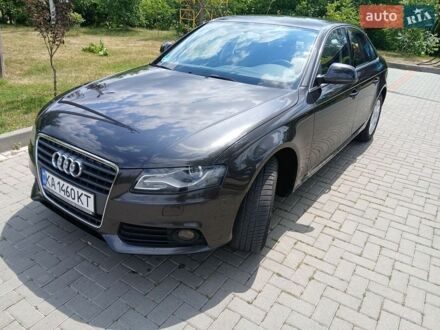 Серый Ауди А4, объемом двигателя 1.8 л и пробегом 235 тыс. км за 7300 $, фото 1 на Automoto.ua