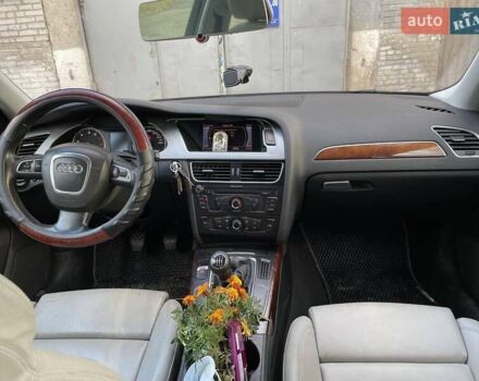 Серый Ауди А4, объемом двигателя 1.8 л и пробегом 228 тыс. км за 13450 $, фото 1 на Automoto.ua