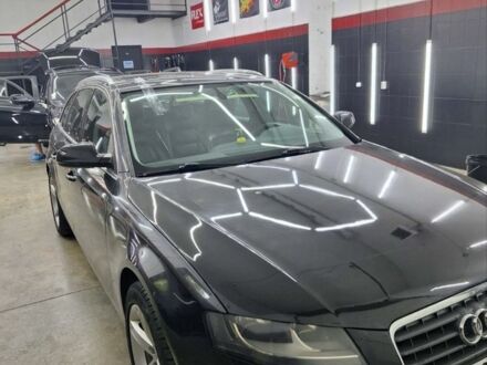 Серый Ауди А4, объемом двигателя 2 л и пробегом 320 тыс. км за 9430 $, фото 1 на Automoto.ua