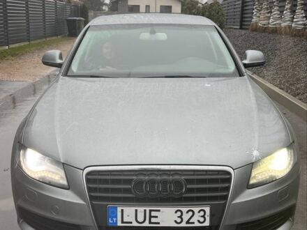 Серый Ауди А4, объемом двигателя 2 л и пробегом 231 тыс. км за 4489 $, фото 1 на Automoto.ua