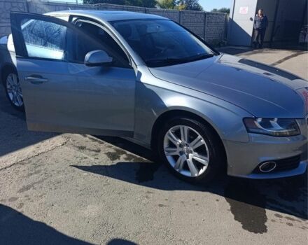 Сірий Ауді А4, об'ємом двигуна 2 л та пробігом 253 тис. км за 7971 $, фото 1 на Automoto.ua