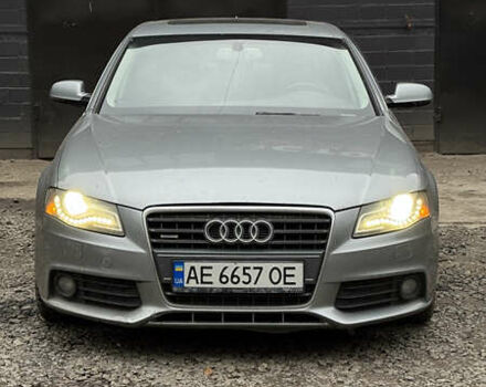 Серый Ауди А4, объемом двигателя 2 л и пробегом 200 тыс. км за 7500 $, фото 1 на Automoto.ua