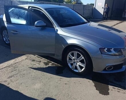 Сірий Ауді А4, об'ємом двигуна 2 л та пробігом 270 тис. км за 7971 $, фото 1 на Automoto.ua