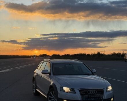 Сірий Ауді А4, об'ємом двигуна 2 л та пробігом 200 тис. км за 4999 $, фото 1 на Automoto.ua