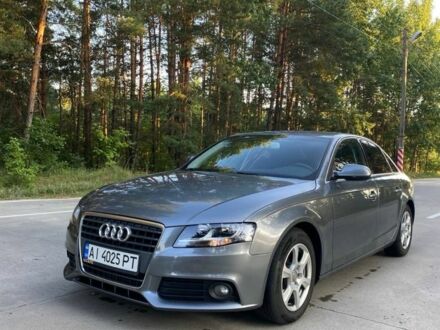 Ауди А4 2011 в Славуте на Automoto.ua Серый Ауди А4, объемом двигателя 2 л и пробегом 230 тыс. км за 9700 $, фото 1 на Automoto.ua