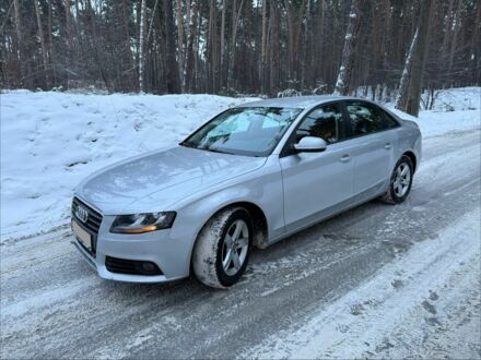 Сірий Ауді А4, об'ємом двигуна 2 л та пробігом 200 тис. км за 10500 $, фото 1 на Automoto.ua
