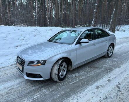 Серый Ауди А4, объемом двигателя 2 л и пробегом 200 тыс. км за 10500 $, фото 1 на Automoto.ua