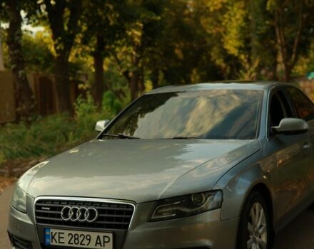 Сірий Ауді А4, об'ємом двигуна 2 л та пробігом 250 тис. км за 8895 $, фото 1 на Automoto.ua