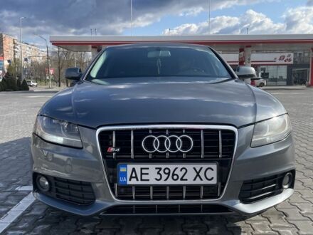 Ауди А4 2012 в Кривом Роге на Automoto.ua Серый Ауди А4, объемом двигателя 2 л и пробегом 197 тыс. км за 10000 $, фото 1 на Automoto.ua