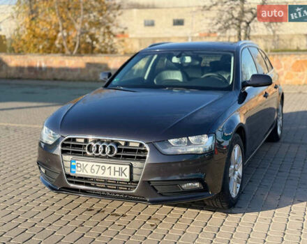 Серый Ауди А4, объемом двигателя 2 л и пробегом 300 тыс. км за 11000 $, фото 1 на Automoto.ua