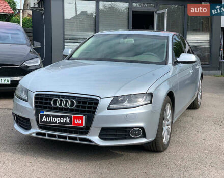Сірий Ауді А4, об'ємом двигуна 2 л та пробігом 163 тис. км за 12890 $, фото 1 на Automoto.ua