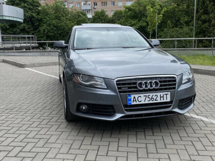 Ауді А4 2012 у Луцьку на Automoto.ua Сірий Ауді А4, об'ємом двигуна 1.98 л та пробігом 275 тис. км за 11000 $, фото 1 на Automoto.ua